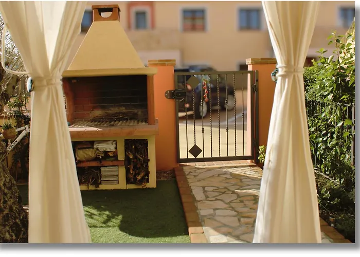 Hébergement de vacances Simius Yanna House *