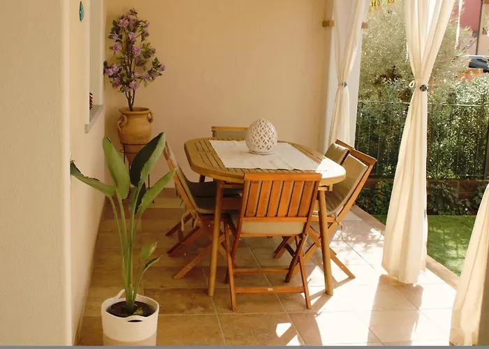 Hébergement de vacances Simius Yanna House