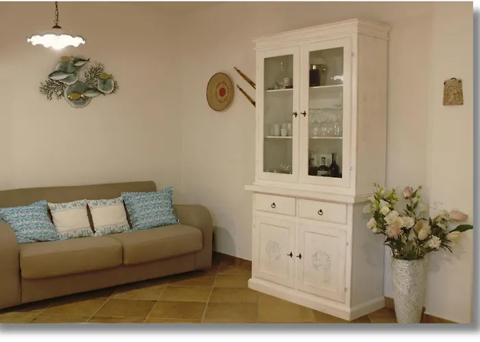 Simius Yanna House *